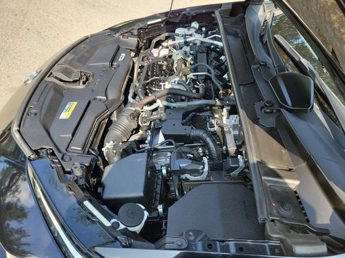 Used 2024 Toyota Prius LE FWD image 38