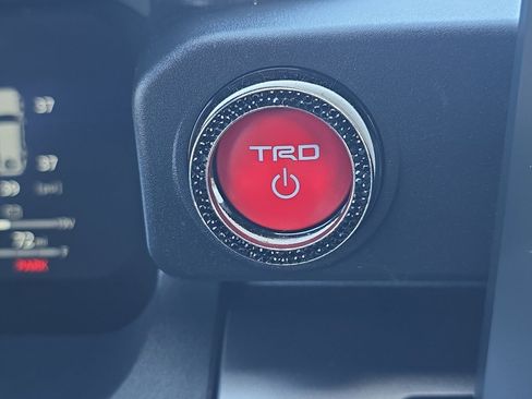 Used 2025 Toyota 4Runner TRD Off-Road AWD/4WD image 28