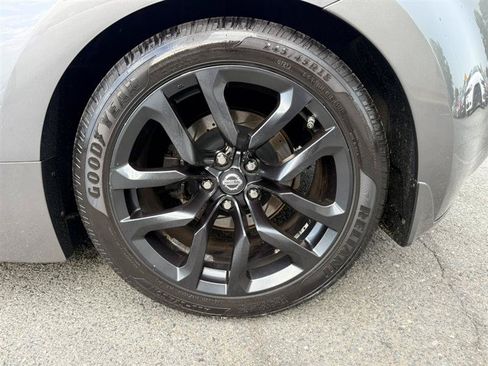 Used 2015 Nissan 370Z Touring RWD image 9