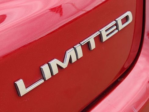 Used 2025 Jeep Compass Limited image 15