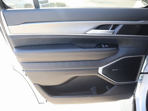 New 2025 Jeep Wagoneer Base w/ Premium Group I image 19