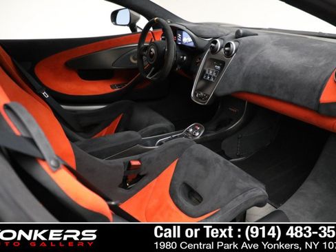Used 2020 McLaren 600LT Spider RWD image 21