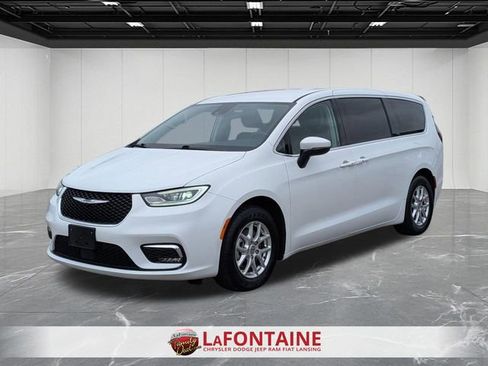 Certified 2023 Chrysler Pacifica Touring-L image 1