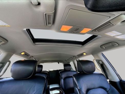 Used 2017 INFINITI QX80 4WD w/ Driver Assistance Package image 21