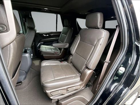 Used 2022 GMC Yukon Denali w/ Denali Premium Package AWD/4WD image 22