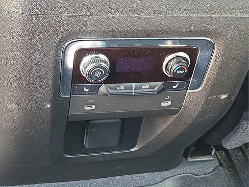 Used 2021 GMC Yukon Denali image 12