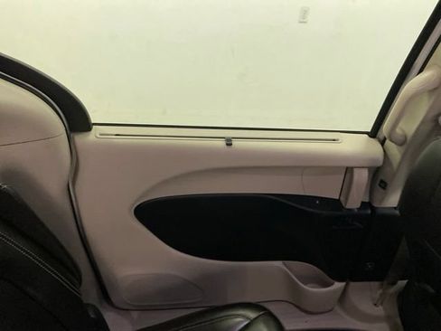 Used 2023 Chrysler Pacifica Touring-L FWD image 21