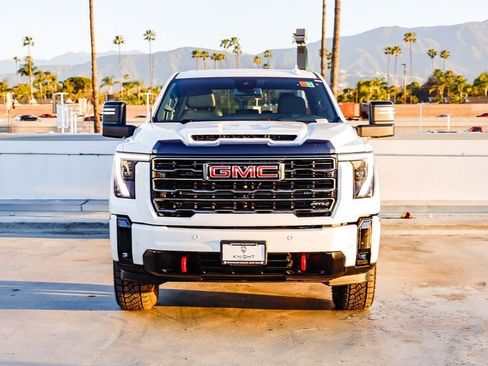 Used 2025 GMC Sierra 2500 AT4 image 3