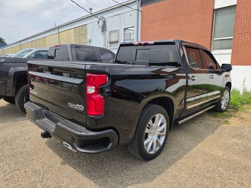 Used 2023 Chevrolet Silverado 1500 High Country w/ High Country Premium Package AWD/4WD image 2