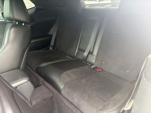 Used 2018 Dodge Challenger R/T Scat Pack w/ Leather Interior Group RWD image 15
