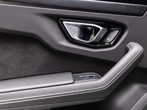 Used 2021 Lamborghini Urus image 56