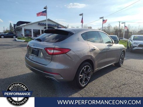 Used 2019 Maserati Levante AWD/4WD image 3