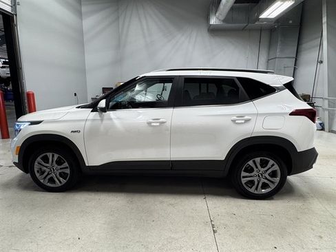 Used 2021 Kia Seltos S AWD/4WD image 5
