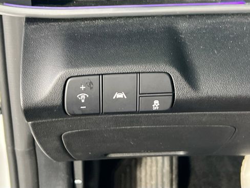 Used 2021 Hyundai Elantra Limited image 10