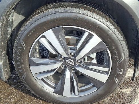 Used 2022 Nissan Rogue Platinum w/ Head-Up Display Package image 9