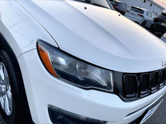Used 2019 Jeep Compass Latitude w/ Popular Equipment Group AWD/4WD image 12