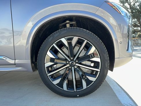 New 2026 Volvo XC90 B6 Plus w/ Protection Package Premier AWD/4WD image 9