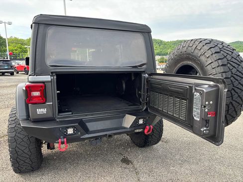 Used 2021 Jeep Wrangler Unlimited Rubicon AWD/4WD image 32