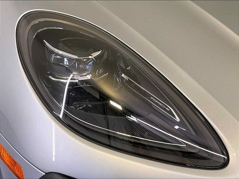 Certified 2026 Porsche Macan AWD/4WD image 12