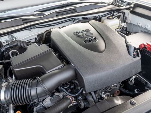 Used 2023 Toyota Tacoma TRD Off-Road image 36