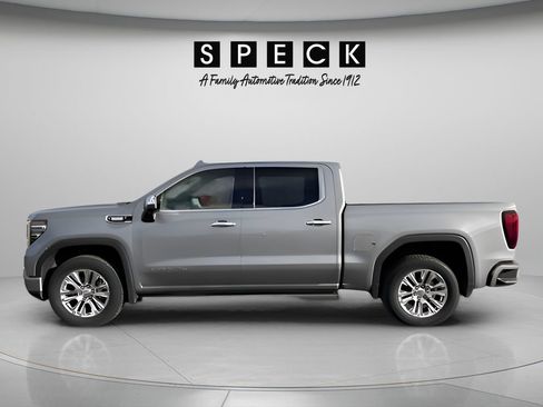 Used 2025 GMC Sierra 1500 Denali AWD/4WD image 2