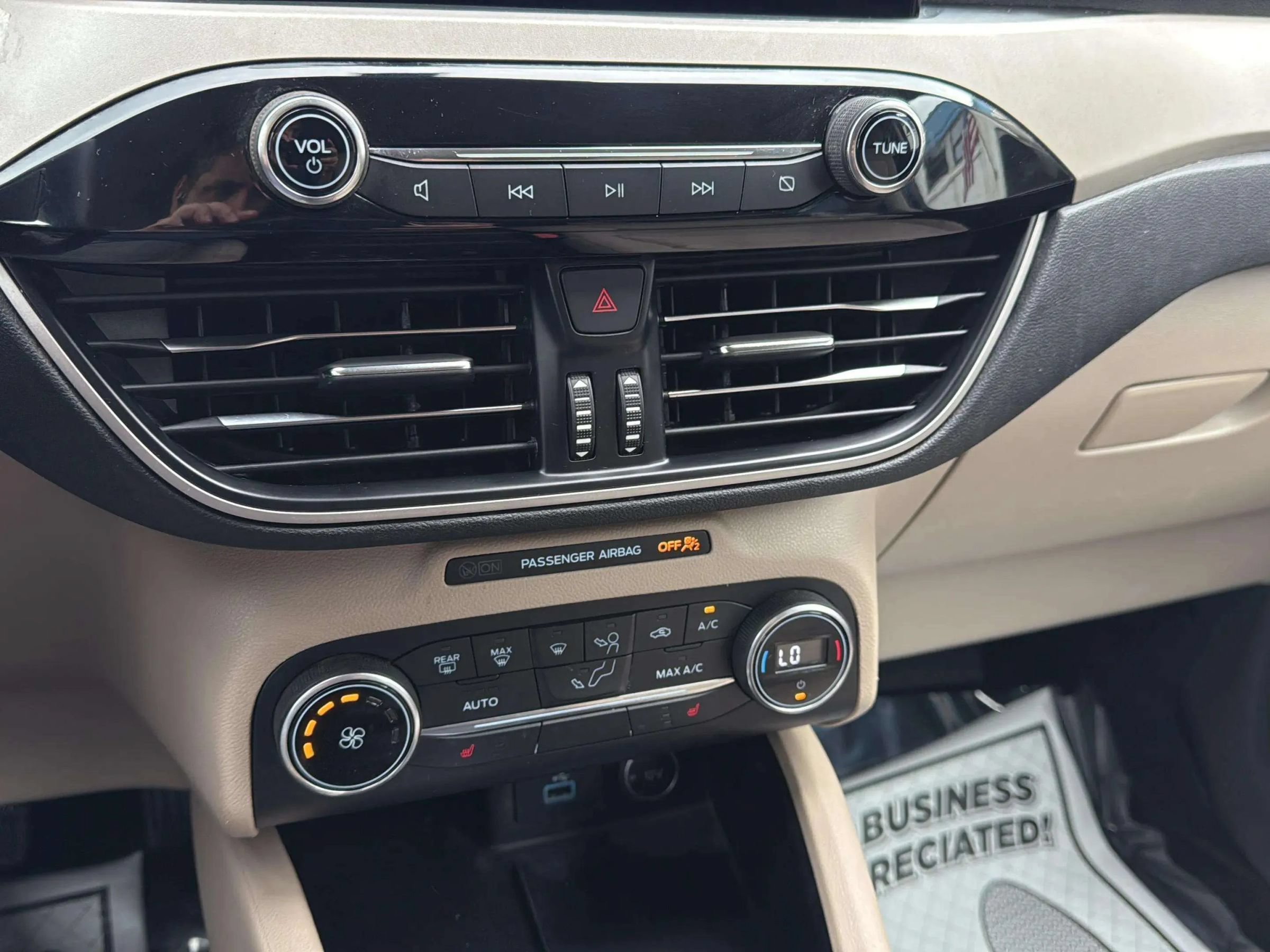 Used 2020 Ford Escape SE FWD image 10