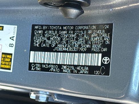Used 2025 Toyota Corolla LE AWD/4WD image 44