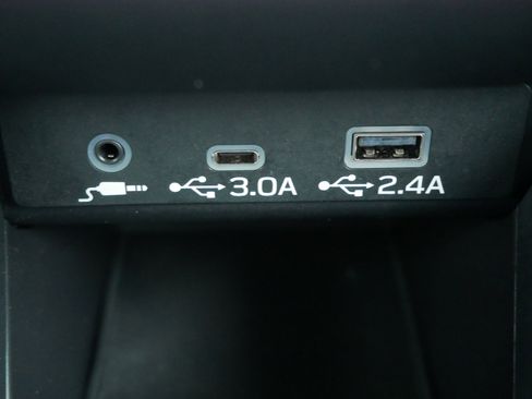 Certified 2025 Subaru Outback Premium image 29