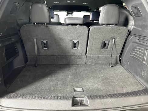 Used 2025 Chevrolet Traverse LT image 22