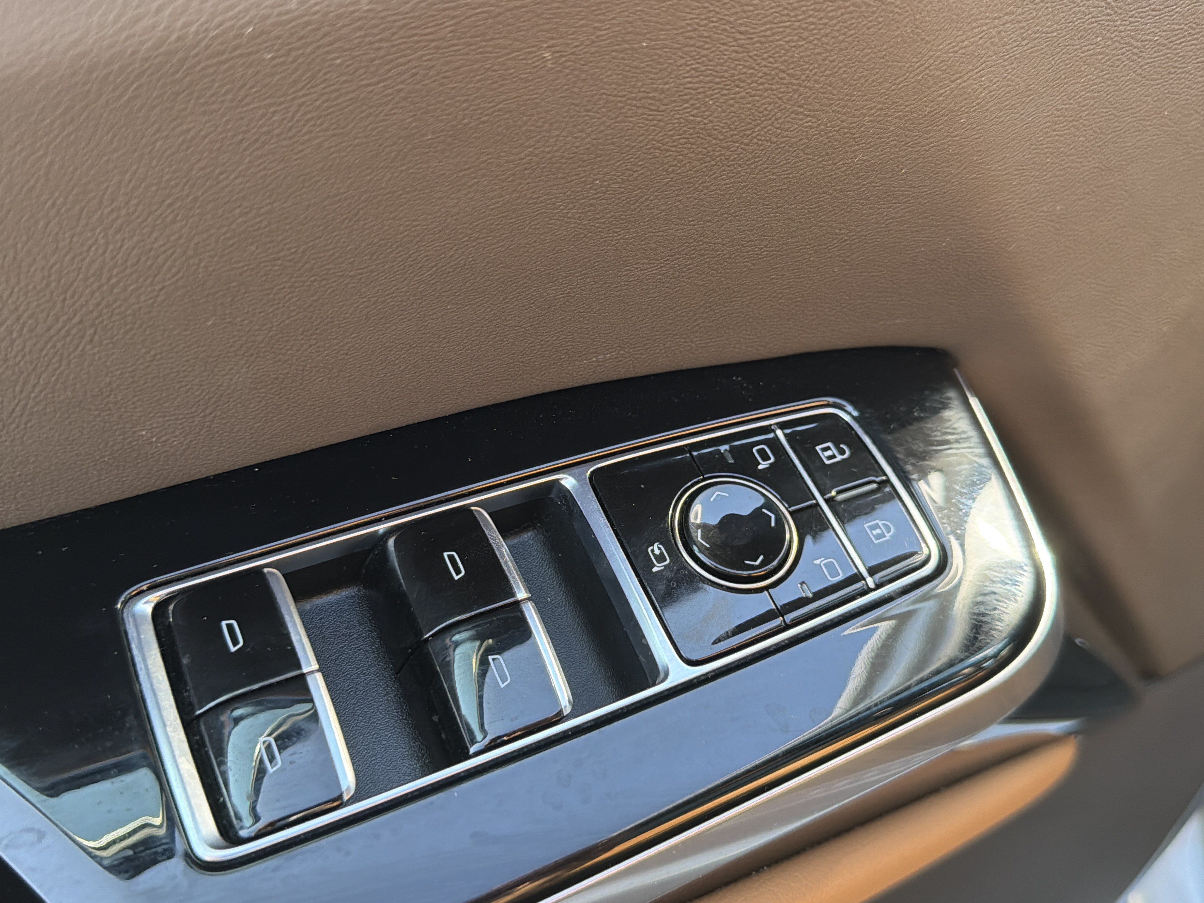 Used 2025 Cadillac Escalade Premium Luxury w/ Touring Package AWD/4WD image 28