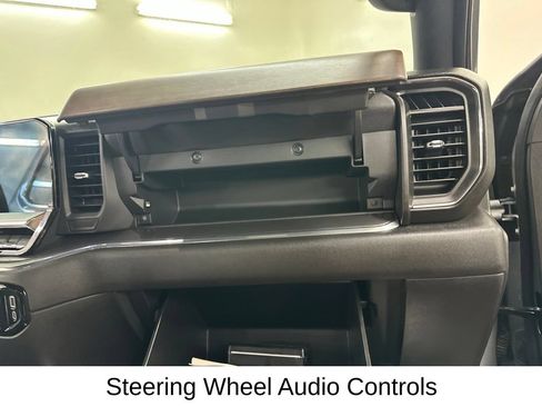 Used 2025 Chevrolet Silverado 1500 High Country w/ High Country Premium Package AWD/4WD image 25