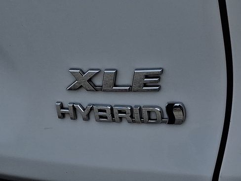 Used 2024 Toyota RAV4 XLE w/ Convenience Package AWD/4WD image 33