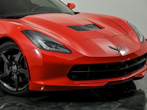 Used 2015 Chevrolet Corvette Stingray Coupe RWD image 2