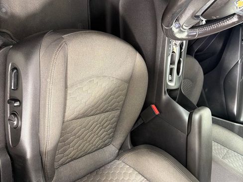 Used 2019 Chevrolet Equinox LT FWD image 9