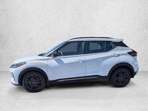 Used 2024 Nissan Kicks SR w/ SR Premium Package FWD image 9
