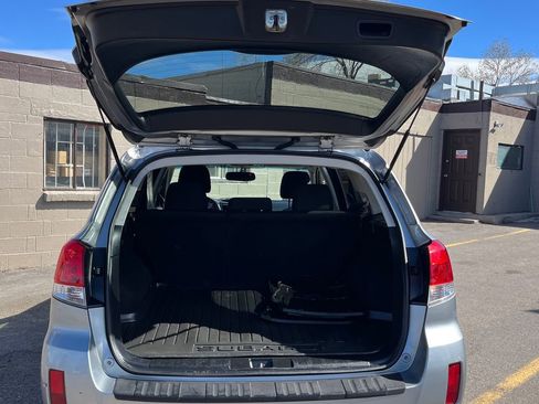 Used 2010 Subaru Outback 2.5i Premium image 22