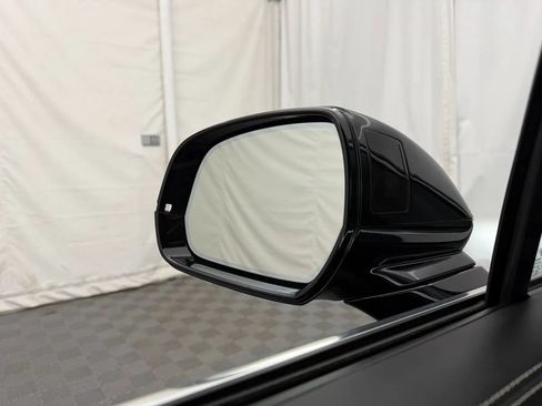 Used 2017 Bentley Bentayga AWD/4WD image 15