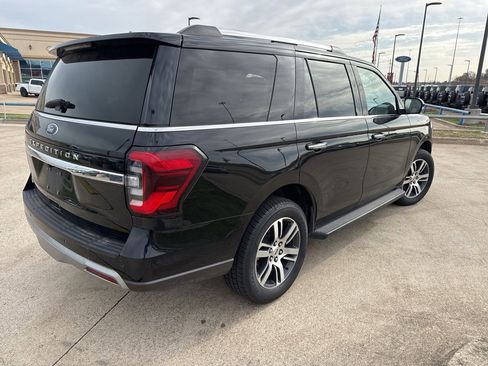 Used 2024 Ford Expedition Limited image 11