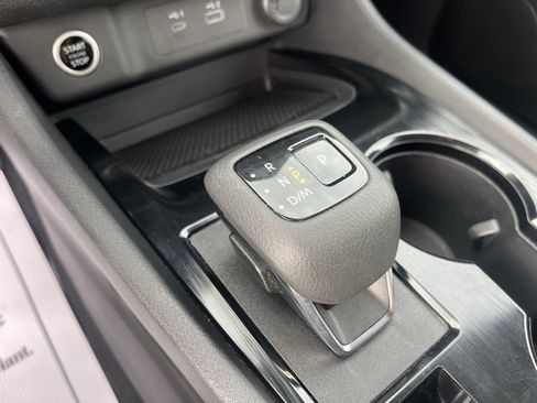 Used 2023 Nissan Rogue SV image 30