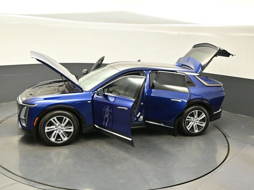 Certified 2024 Cadillac Lyriq Tech AWD/4WD image 33
