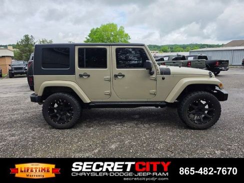 Used 2018 Jeep Wrangler Unlimited Sport AWD/4WD image 4