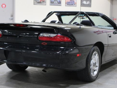 Used 1995 Chevrolet Camaro Z28 RWD image 9