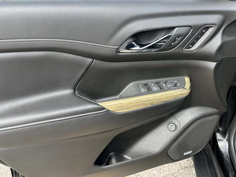 Used 2019 GMC Acadia Denali w/ Technology Package AWD/4WD image 15