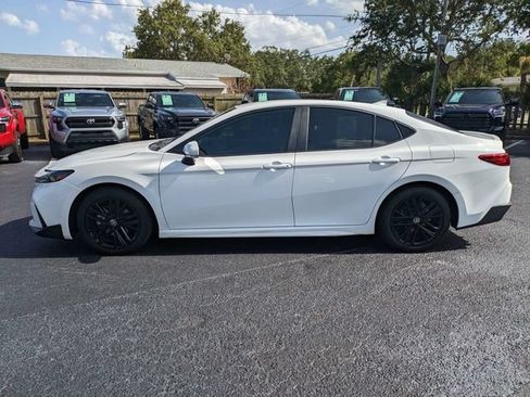 Used 2025 Toyota Camry SE w/ Convenience Package FWD image 7