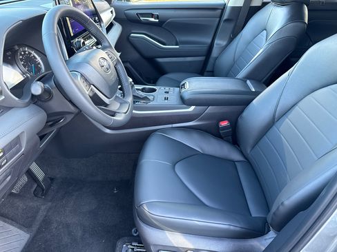 Certified 2026 Toyota Highlander XLE AWD/4WD image 28