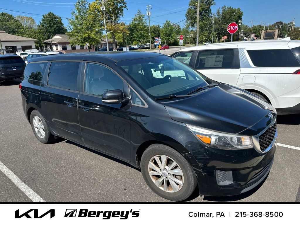 Used 2018 Kia Sedona LX FWD image 3