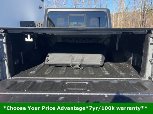 Certified 2022 Jeep Gladiator Willys image 7