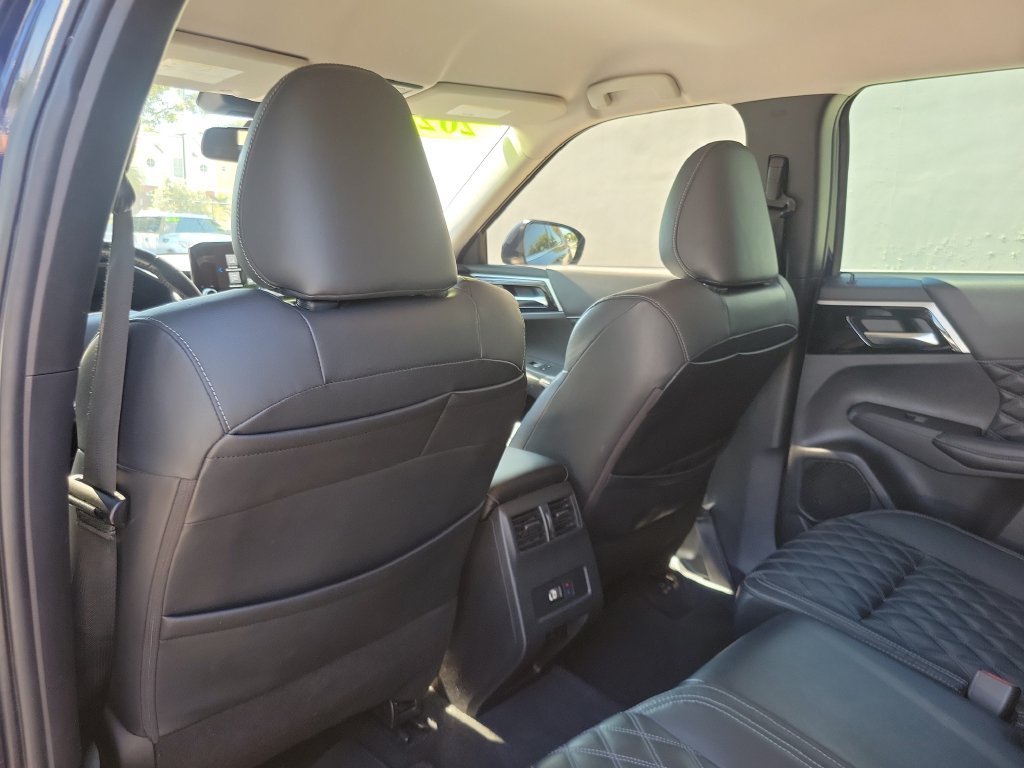 Used 2022 Mitsubishi Outlander SEL FWD image 13
