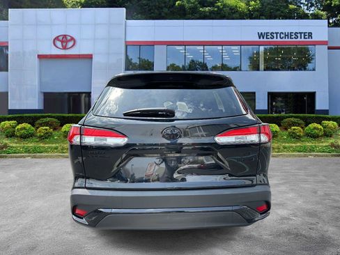 Used 2024 Toyota Corolla Cross SE image 5