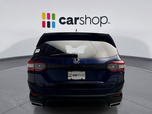 Used 2023 Honda Pilot Sport image 4